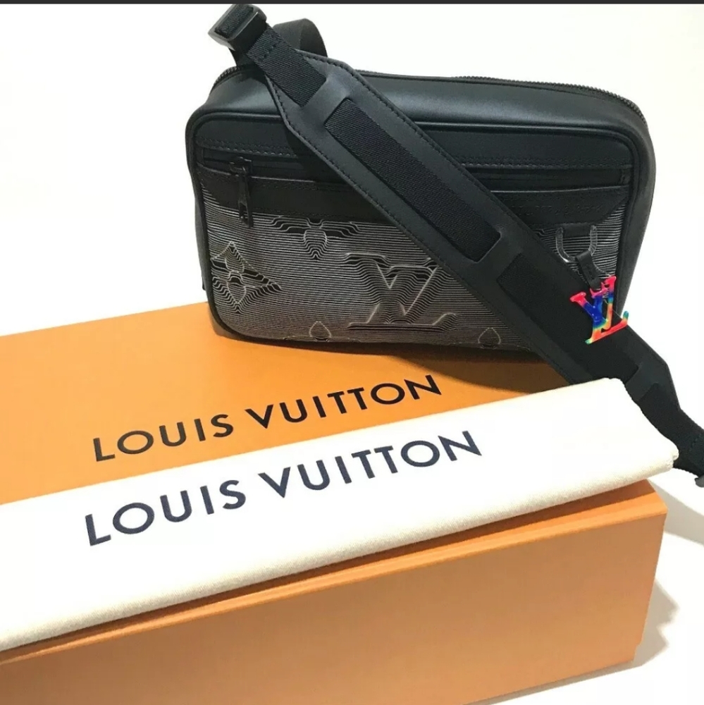 Louis Vuitton Expandable Messenger 3D 2054